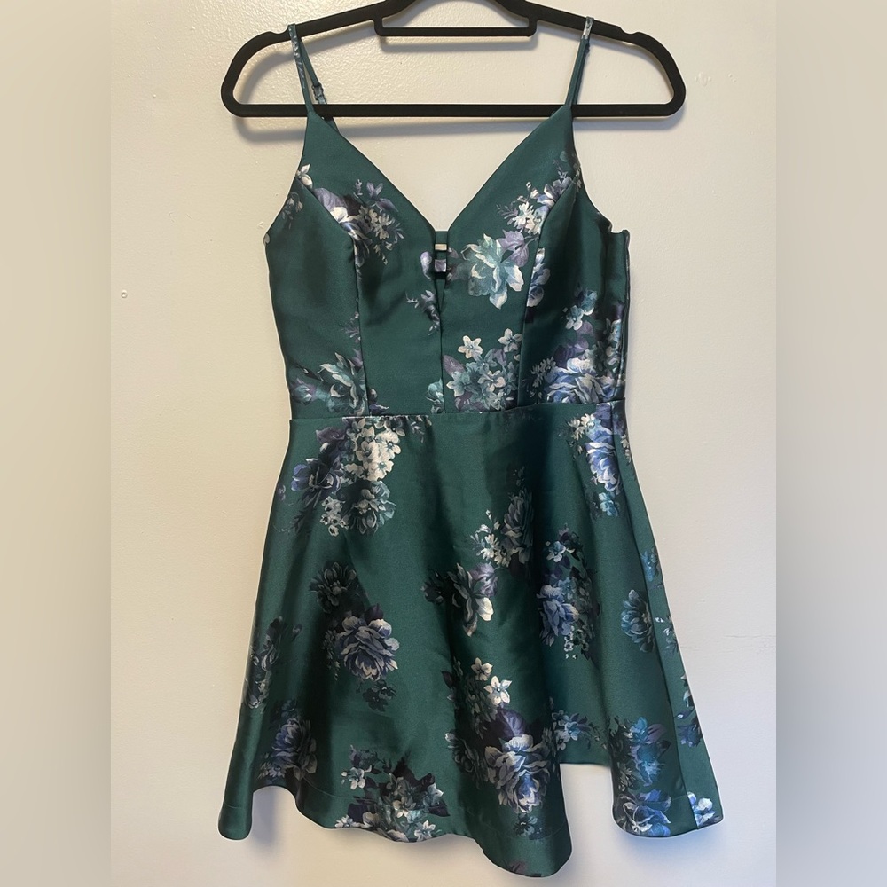 Xtraordinary Green Metallic Floral Mini Dress